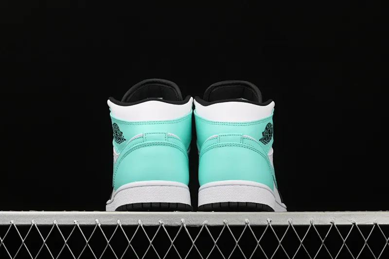 All categories Air Jordan Jordan series basketball shoes Air Jordan 1 Mid Air Jordan 1 Mid AJ1 Joe 1 black and white blue Zhongbang basketball shoes 554724-132